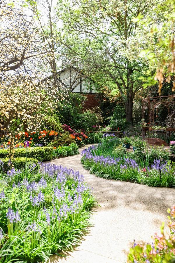 Elizabethan Lodge Melbourne Eksteriør billede