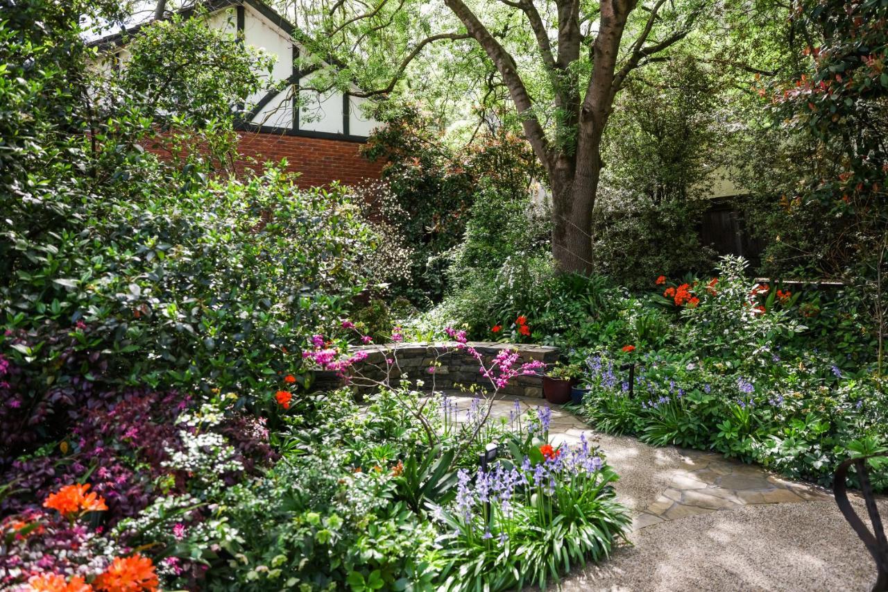 Elizabethan Lodge Melbourne Eksteriør billede